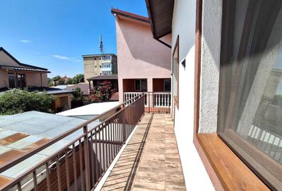 Casă individuală cu 8 camere cu Canalizare în Central - 24