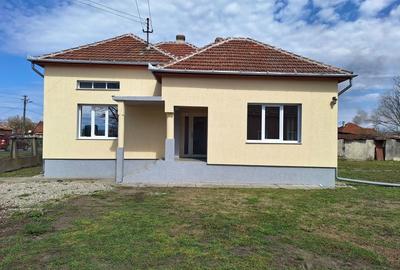 Casă cu 3 camere decomandat în Strei - 7
