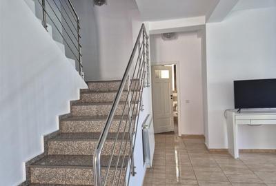 Casă cu 5 camere cu Canalizare în Lazu - 2