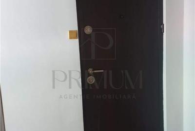 Apartament cu 3 camere semidecomandat, mobilat în Circumvalațiunii