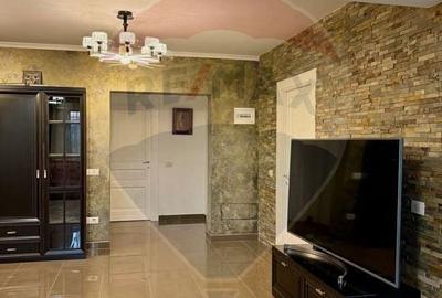 Apartament cu 3 camere decomandat, mobilat în Exterior Vest