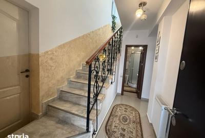 Casă cu 4 camere cu Teren 220 Mp în Central - 1