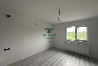 Casă individuală cu 8 camere cu Teren 2000 Mp în Români - 13
