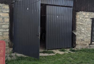Vând 2,case într-o curte - 5