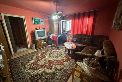 Apartament cu 3 camere semidecomandat în Gării