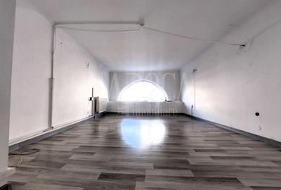 Spațiu comercial, de 164.39999389648 mp, în Central - 5