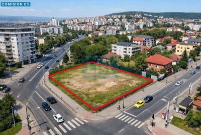 Teren de 1353 mp, în Zorilor