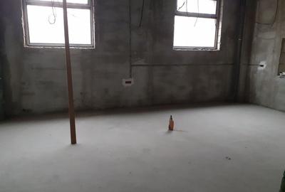 Casă cu 5 camere cu Teren 7650 Mp în Central - 8