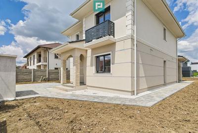 Casă cu 5 camere cu Teren 661 Mp în Dumbrăvița