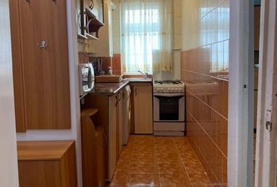 Apartament cu 3 camere decomandat, mobilat în 9 Mai - 7