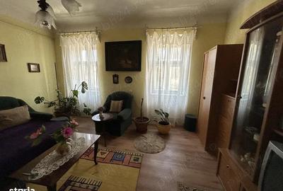 Vand apart.4 cam.la casa,cu 2 fam.in curte, st.140 mp.,pe str.Cuza Voda,100 ml. de faleza Muresului - 2