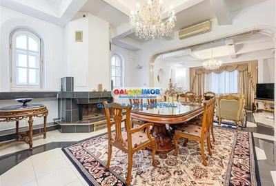 Casă cu 10 camere cu Teren 682 Mp în 13 Septembrie