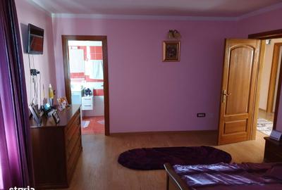 Casă cu 10 camere cu Teren 700 Mp în Obor - 6