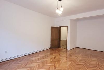 De vânzare apartament renovat, 64 mp, 2 camere pe strada Horea - 8