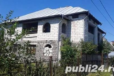 Casă cu 8 camere cu Teren 706 Mp în Ieud - 1