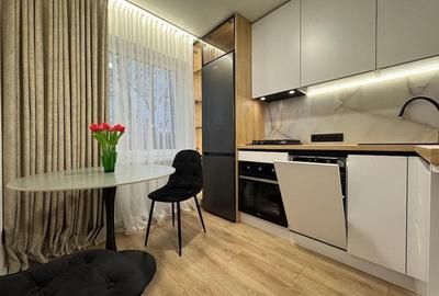 Garsonieră decomandată în 1 Mai