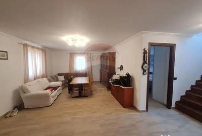Casă cu 5 camere cu Teren 2566 Mp în Vitănești - 3