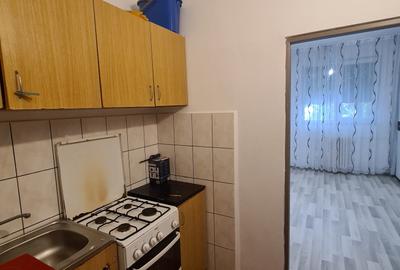 Garsoniera de vânzare-zona Decebal,  Splaiul Crișanei - 5