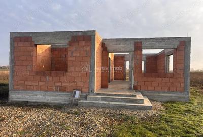 Casă cu Teren 560 Mp în Tărian - 11