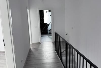 Duplex cu 5 camere cu Canalizare în Moșnița Nouă - 4