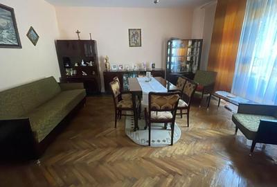 Casă cu 4 camere în Central - 2