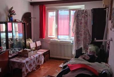 Apartament cu 3 camere decomandat în Dristor