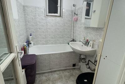 Apartament cu 3 camere decomandat în Central - 1