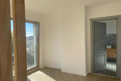 Mihai Eminescu, linga Piata Mare, apartament 1 camera, et.3, lift,garaj sub bloc,300 euro luna - 3