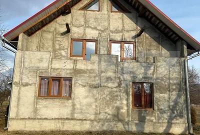 Casă cu 4 camere în Coldău - 12