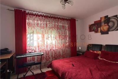Apartament cu 3 camere semidecomandat, mobilat în Micro 3 - 5