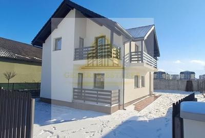 Casă individuală cu 4 camere cu Canalizare în Sânpetru