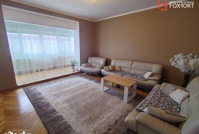 Apartament cu 4 camere decomandat în Fratelia - 11