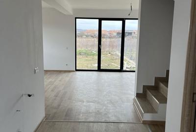 Casă cu 4 camere cu Teren 250 Mp în Central - 2