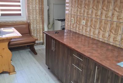 Apartament cu 3 camere decomandat în Corabia - 3
