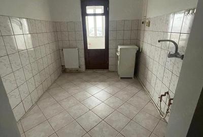 Apartament cu 3 camere decomandat în Central - 4
