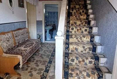 Casă cu 3 camere cu Teren 526 Mp în Vinerea - 9