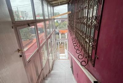 Parc Humulesti, Vila P+1+ M, 2 intrari,7 cam,2 gr san, 250 teren,240 utili,300 constr, 150.000 - 3