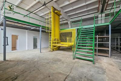 Spațiu industrial, de 550.90002441406 mp, în Central - 2