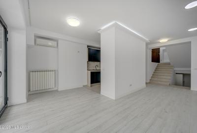 Apartament cu 4 camere semidecomandat în Colentina - 16