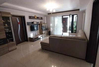 Casă cu 7 camere cu Teren 400 Mp în 23 August - 13