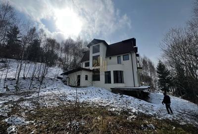 Casa/Vila de vanzare in Moieciu de jos, Drumul Carului 10 camere - 4