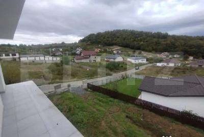 Casă cu 4 camere cu Teren 570 Mp în Jelna - 3