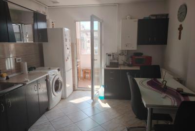 Apartament cu 3 camere decomandat în Central - 2
