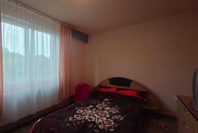 Apartament cu 3 camere semidecomandat în Central - 9