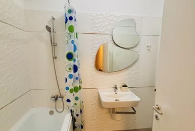 Apartament cu 3 camere semidecomandat, mobilat în 13 Septembrie - 8