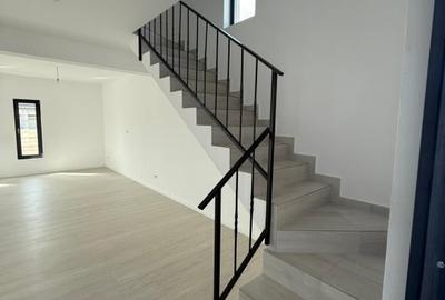 Casă individuală cu 4 camere cu Canalizare în Pantelimon - 3