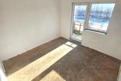 Apartament 3 camere decomandat | Micro 17 | Strada Vasile Lupu - 9