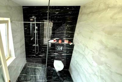 Casă cu 5 camere cu Teren 898 Mp în Central