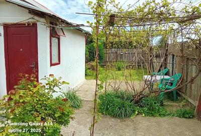 Vand(schimb)casa ?i 300 mp teren,cu garsoniera confort 1