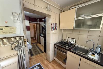 Apartament 3 cam dec Piata Centrala,et 2 - 5